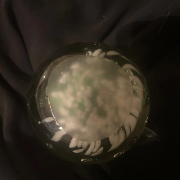 Vintage hand blown glass paper weight - Picture 3 of 3